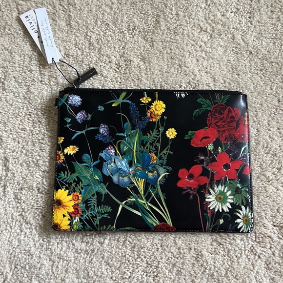 NWT Alice + Olivia UNIQUE Black with Flowers Envelope Clutch Purse 8x12 - Picture 2 of 4